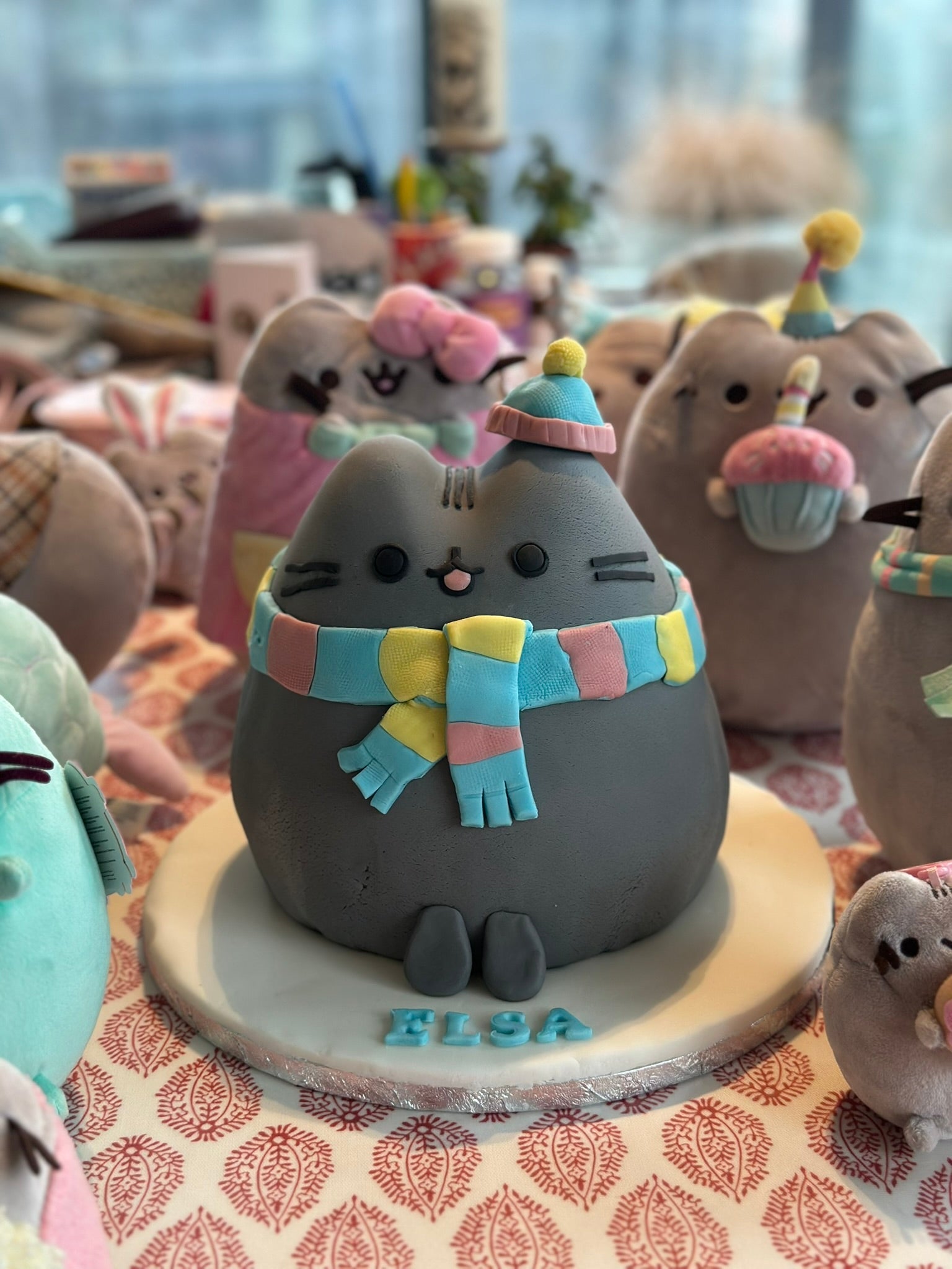 Pusheen Cake